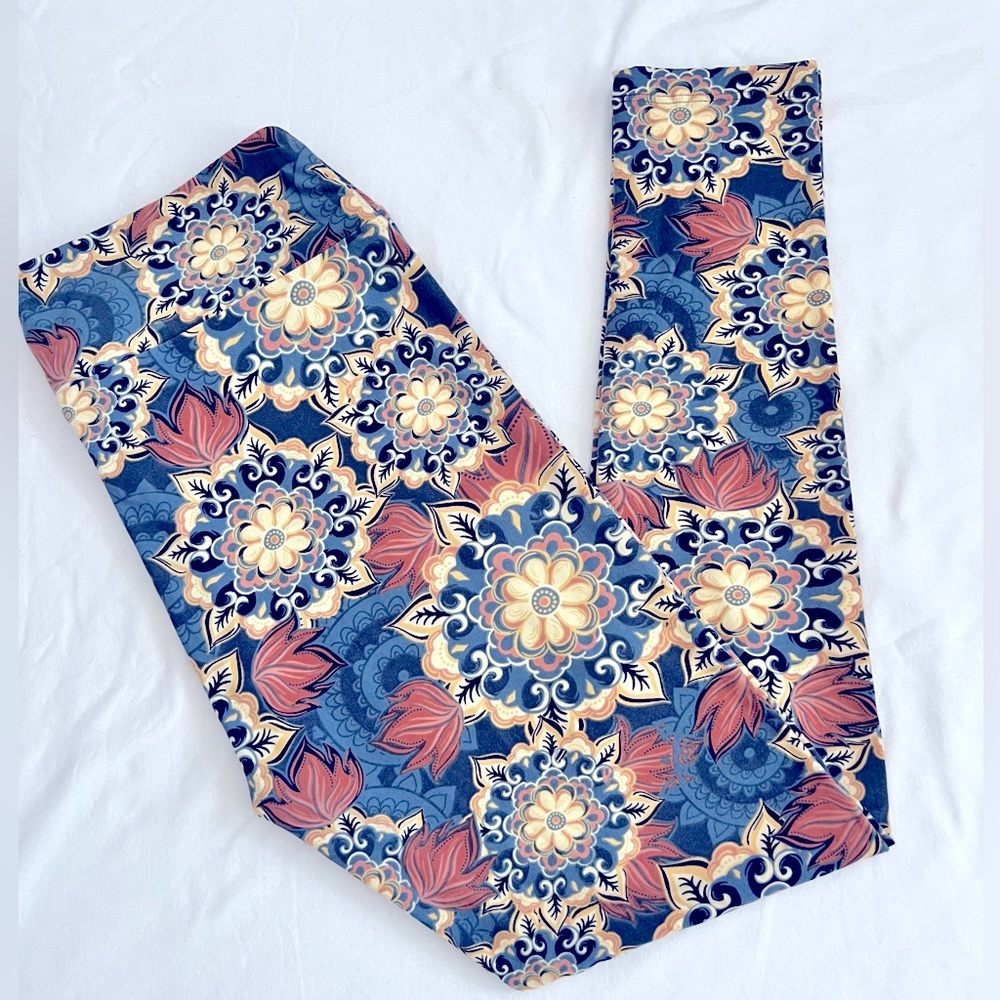 LuLaRoe Tall&Curvy Unicorn Legging New